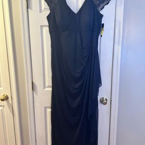 Elegant Navy Blue Lace Accent Evening Dress